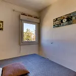Apartment Escapade A *